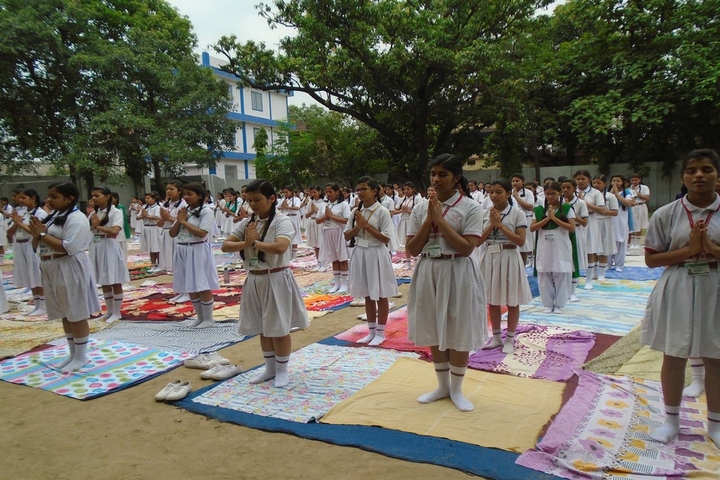 International School-Yoga