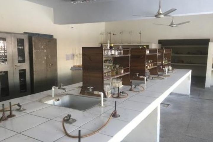 Kendriya Vidyalaya No 3-Science Lab