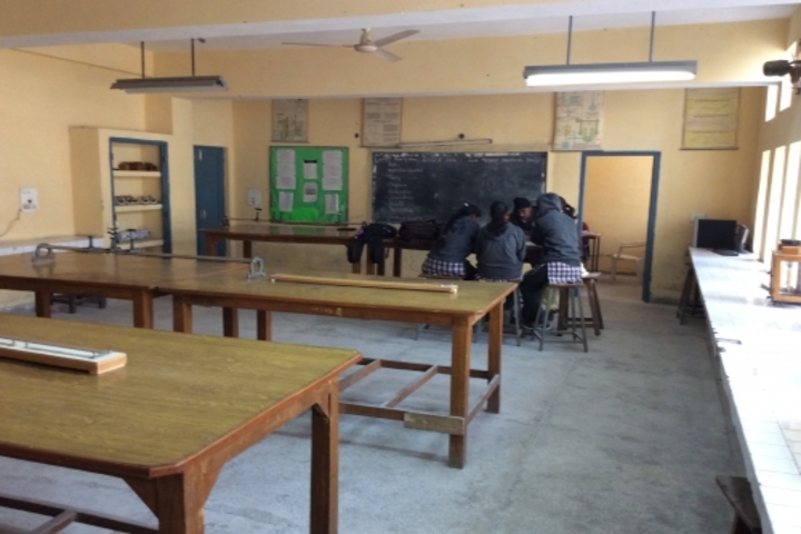 Kendriya Vidyalaya No 3-Physics Lab