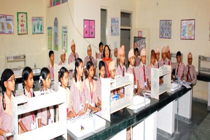 Khalsa College Public School-Chemistry Lab