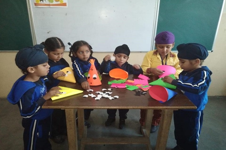 Lotus Valley Senior School-Art Room