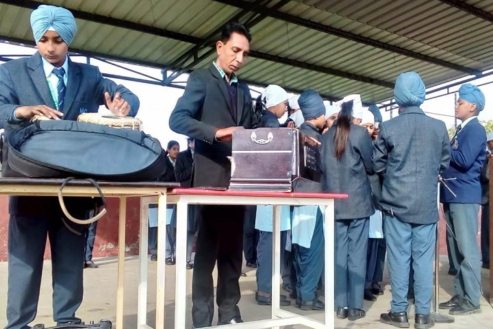 MG Convent Senior Secondary School-Music class