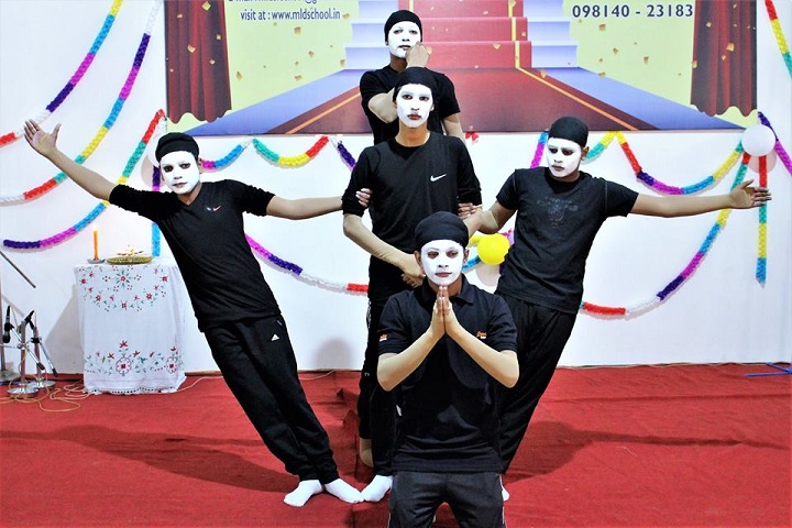 Mahant Lachhman Dass Senior Secondary School-Dance