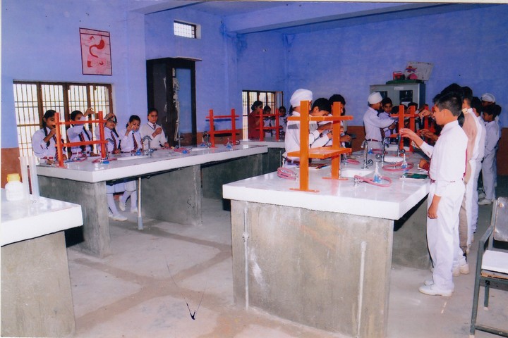 Maharana Partap Adarsh Vidyalaya-Chemistry Lab