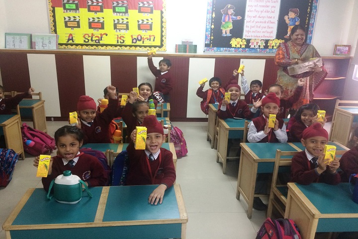 Manav Mangal Smart School-Childrens day