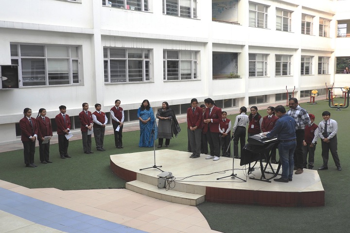 Manav Mangal Smart School-Playing music