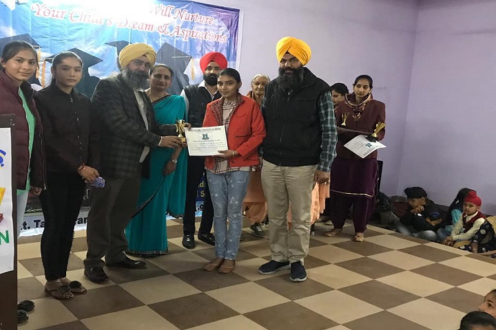 Mata Gujri Convent School-Prize Distribution