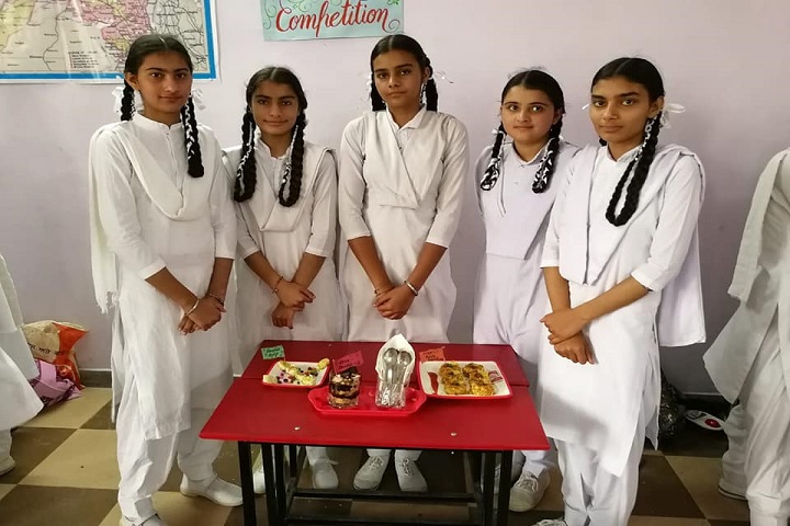 Mata Gujri Convent School-Salad Making Competition