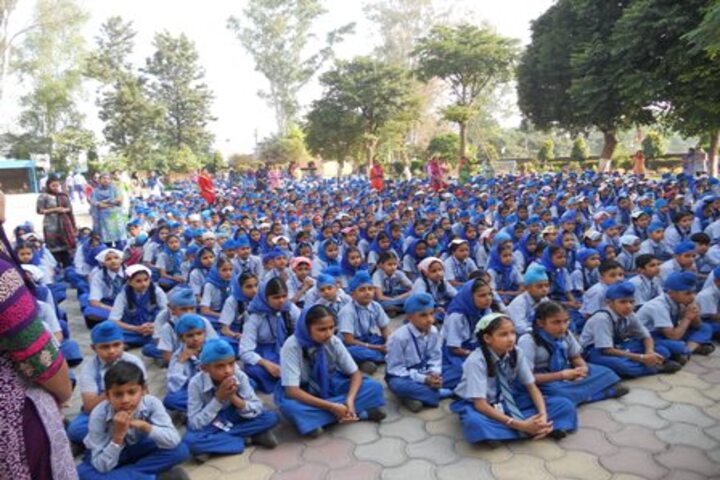 Mata Gujri Public School-Students