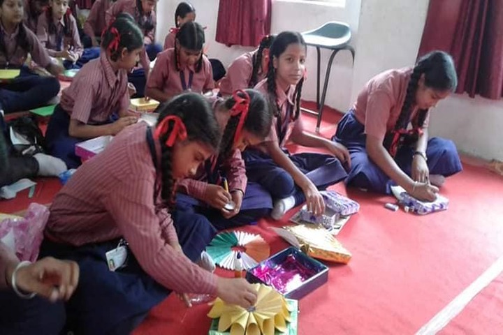 Meera Public School-Art and Craft