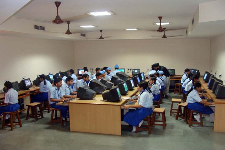 Montgomery Guru Nanak Public School-IT Lab