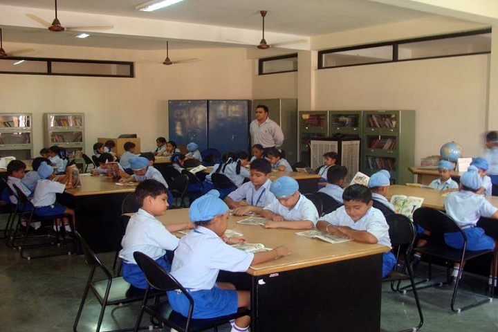 Montgomery Guru Nanak Public School-Library