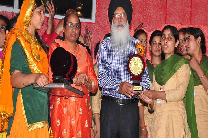 Modern Secular Public School-Trophie Presentation