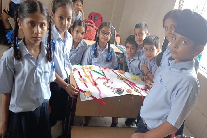 Montessori Cambridge School-Rakshabandhan
