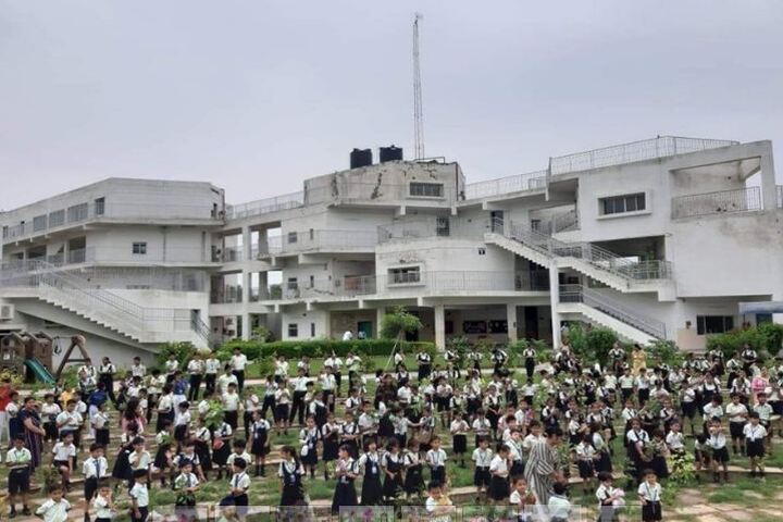 Mount Litera Zee School-Green Day