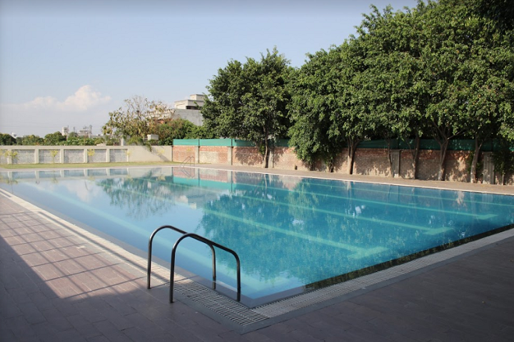 Mount Litera Zee School-Swimming Pool