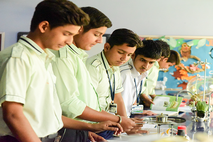 Mount Litera Zee School-Chemistry lab