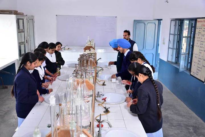 Nankana Sahib Senior Secondary School-Chemistry Lab