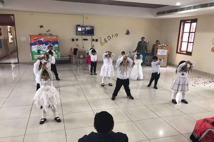 Narain Smart School-Dance Class