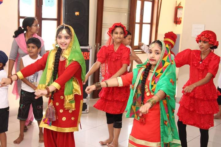 Narain Smart School-Dance