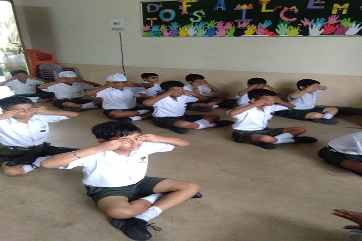 Prita Lee Lesson School-Yoga Activty