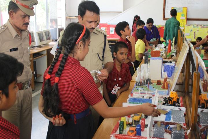 Apple I English Medium School-School Exhibition