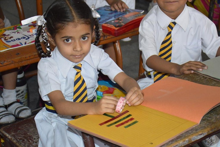 Sant Ishar Singhji Memorial Public School-Art and craft