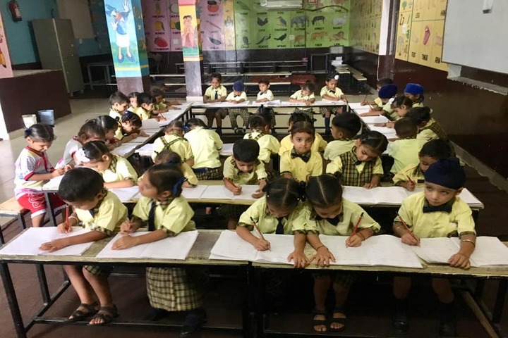Sarvottam Academy-Classroom