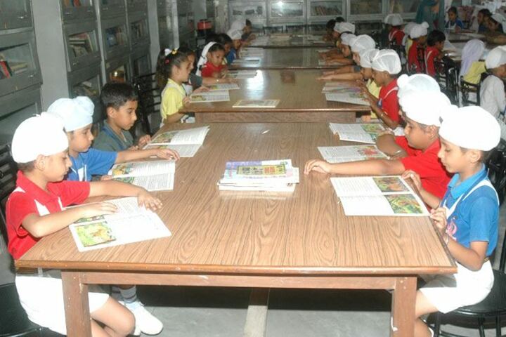 Shaheed Darshan Singh Pheruman Public School-Library
