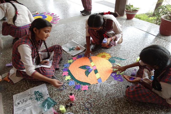 Sheela Rani Tangri Dav Public School-Rangoli Competition