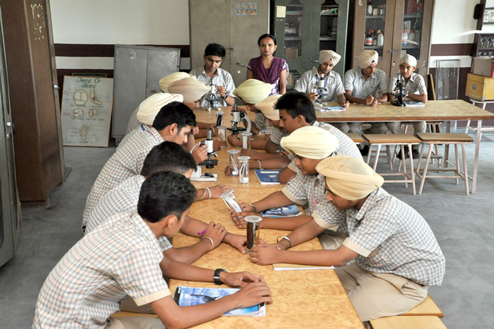 Shiwalik Public School-Biology Lab