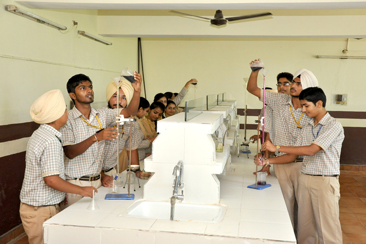 Shiwalik Public School-Chemistry Lab