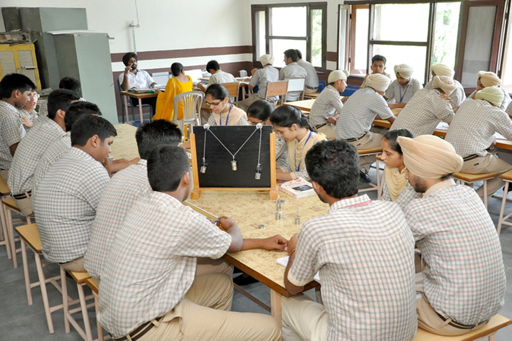 Shiwalik Public School-Physics Lab