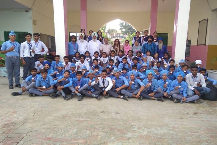 Shri Dashmesh Public Senior Secondary School-Students