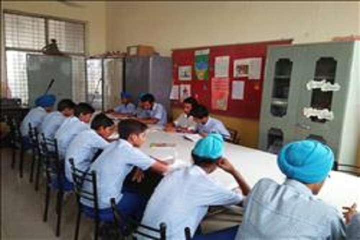 Shri Guru Harkrishan Adarsh Senior Secondary School-Library