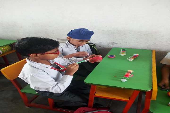 Shri Guru Nanak Dev Public School-Art And Craft