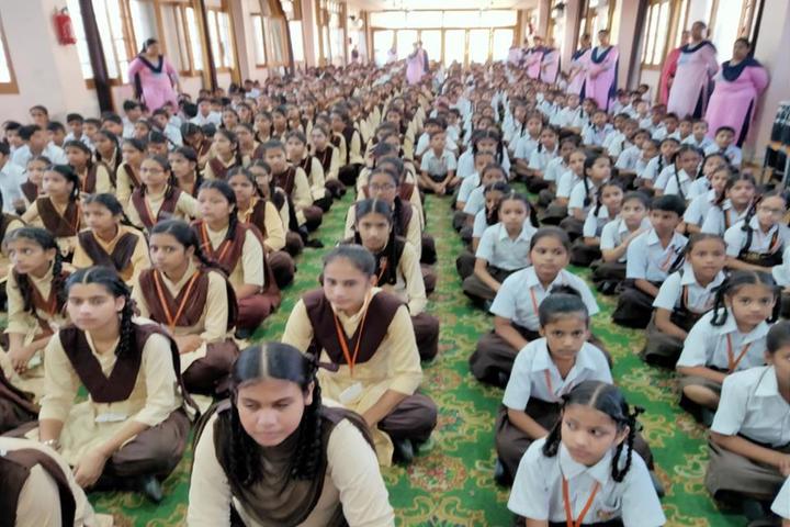 Shri Usha Mata Public School-Students