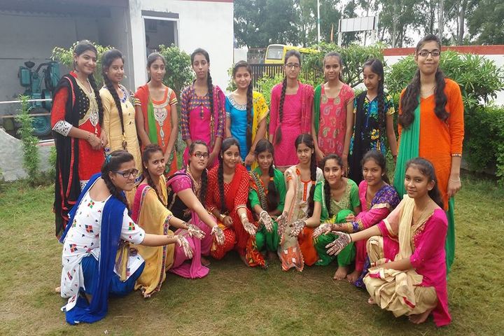 Sir Marshal School-Mehandi Competition