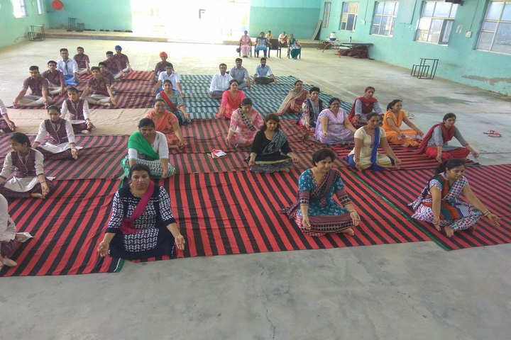Smt Karam Bai Dav Centenary Public School-Yoga Day