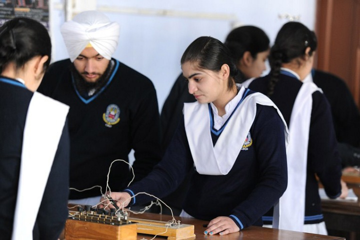 Sri Guru Harkrishan Public School-Laboratory