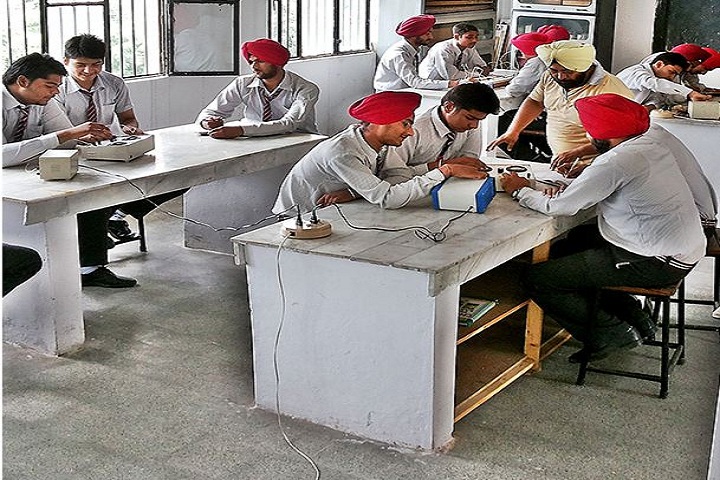 Sri Guru Harkrishan Public School-Laboratory