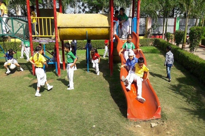 Stanford International School-Kids-Play