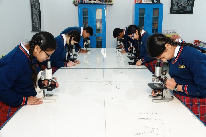 Tagores International Smart School-Biology Lab