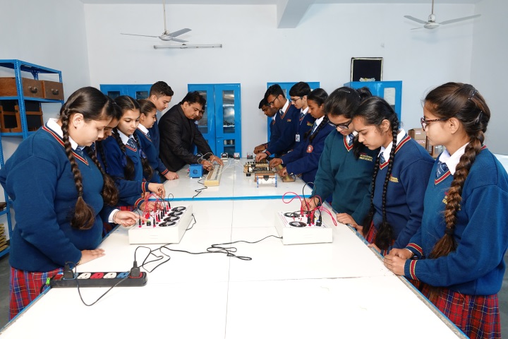 Tagores International Smart School-Physics Lab