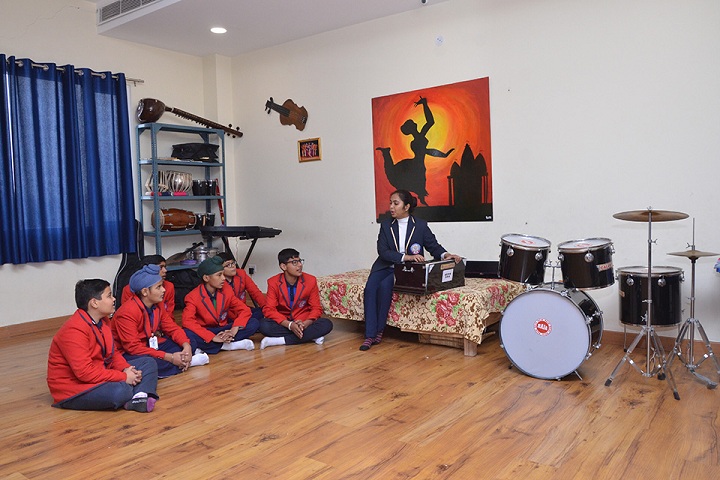 The Unirise World School-music class
