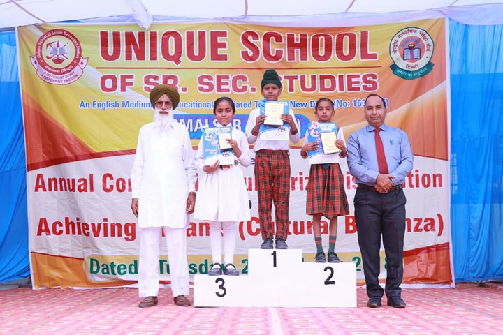 Unique School of Senior Secondary Studies-Prize Distribution