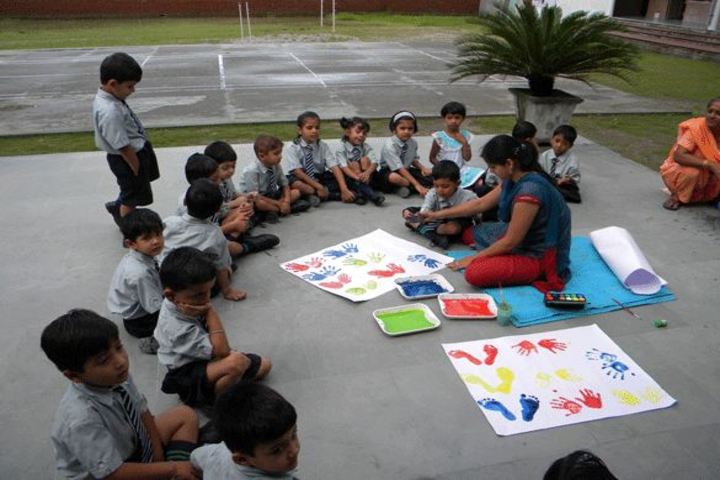 Universal Academy-Out Door Activitys
