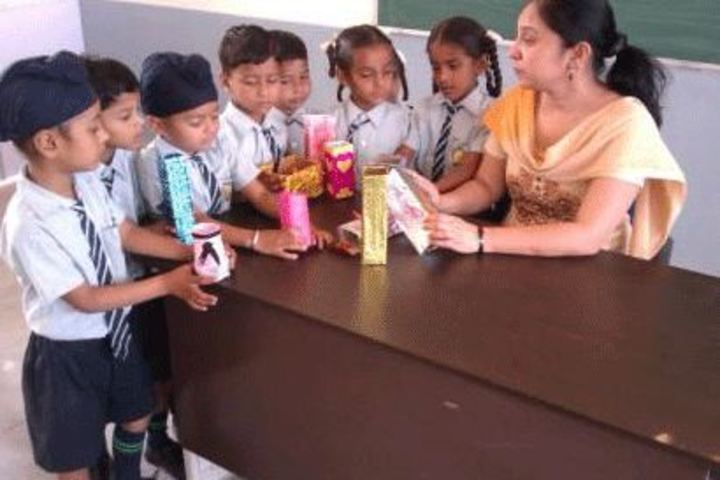 Universal Academy-Paper Craft