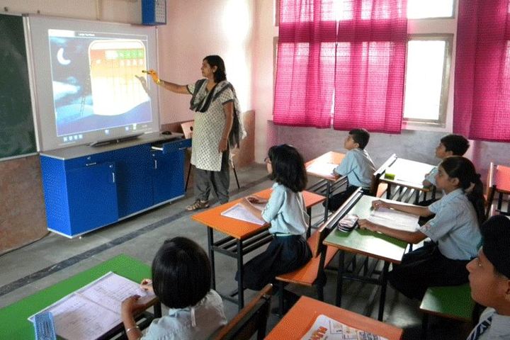 Universal Academy-Smart Class