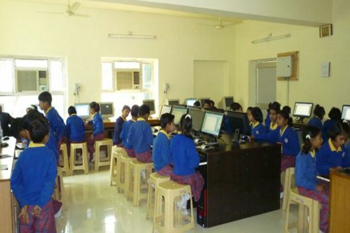 Aklank Public SchoolComputer lab